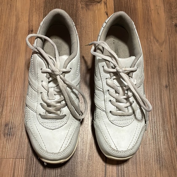 White leather work shoes - slip resistant - Picture 1 of 5